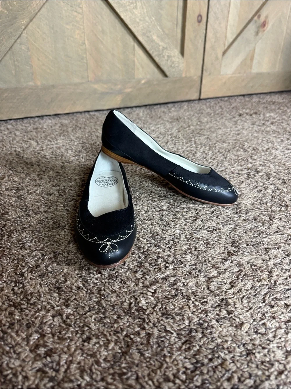 American Duchess Regency Era Dashwood flats Size 6 Black with ivory stitching